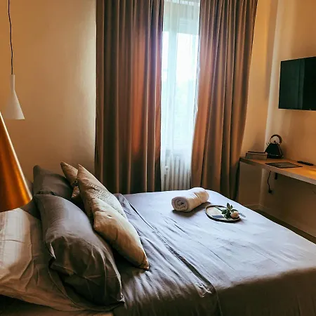 Salus Civico 23 לינה וארוחת בוקר 3*